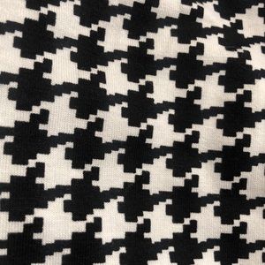 Monochrome mini pencil skirt